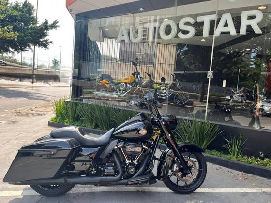 HARLEY-DAVIDSON ROAD KING SPECIAL 